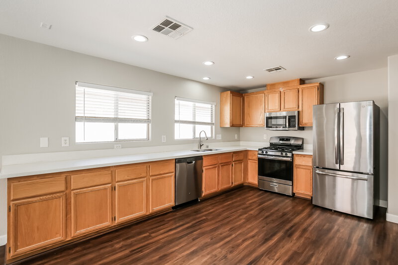 2,080/Mo, 5016 Charlo Dr Las Vegas, NV 89131 Kitchen View