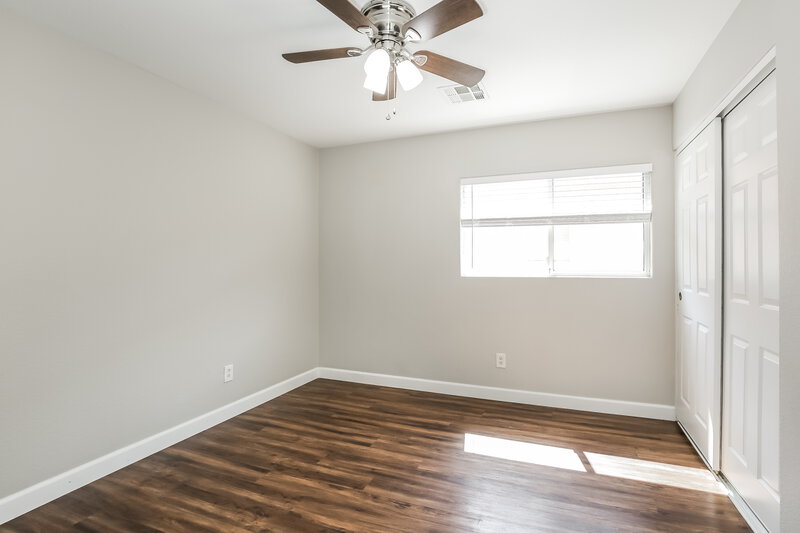 2,080/Mo, 5016 Charlo Dr Las Vegas, NV 89131 Bedroom View