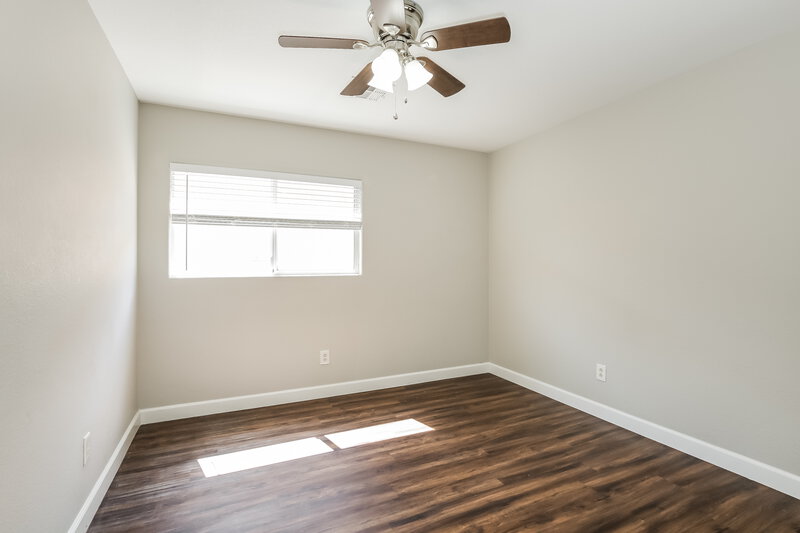 2,080/Mo, 5016 Charlo Dr Las Vegas, NV 89131 Bedroom View 2