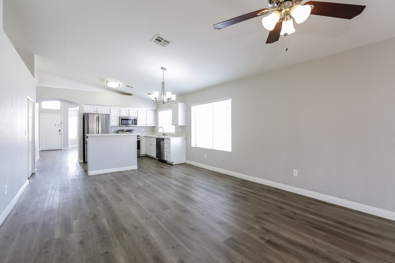 2,275/Mo, 3840 Quail Creek Dr North Las Vegas, NV 89032 Living Room View 3