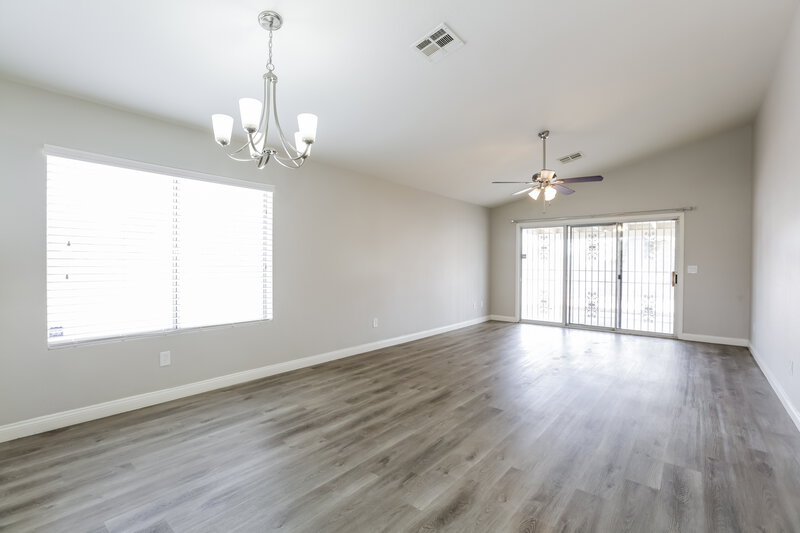 2,275/Mo, 3840 Quail Creek Dr North Las Vegas, NV 89032 Dining Room View