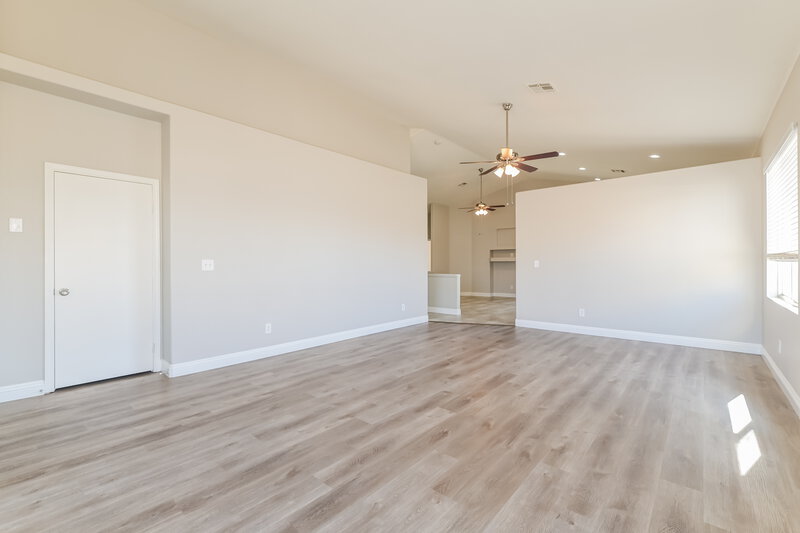 2,095/Mo, 2519 Hollow Oak Ave North Las Vegas, NV 89031 Living Room View 2