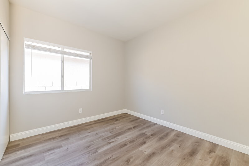 2,095/Mo, 2519 Hollow Oak Ave North Las Vegas, NV 89031 Bedroom View 2