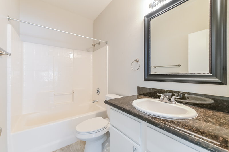 2,095/Mo, 2519 Hollow Oak Ave North Las Vegas, NV 89031 Bathroom View