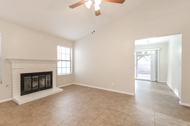 2,550/Mo, 8447 Palmada Dr Las Vegas, NV 89123 Living Room View