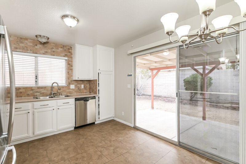 2,550/Mo, 8447 Palmada Dr Las Vegas, NV 89123 Dining Room View