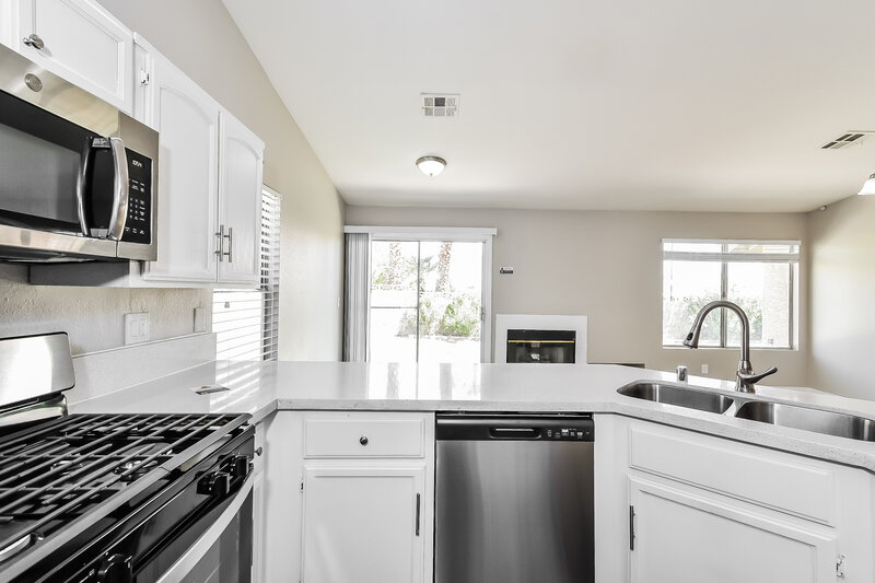 2,240/Mo, 2216 Jardine Ave North Las Vegas, NV 89032 Kitchen View 2