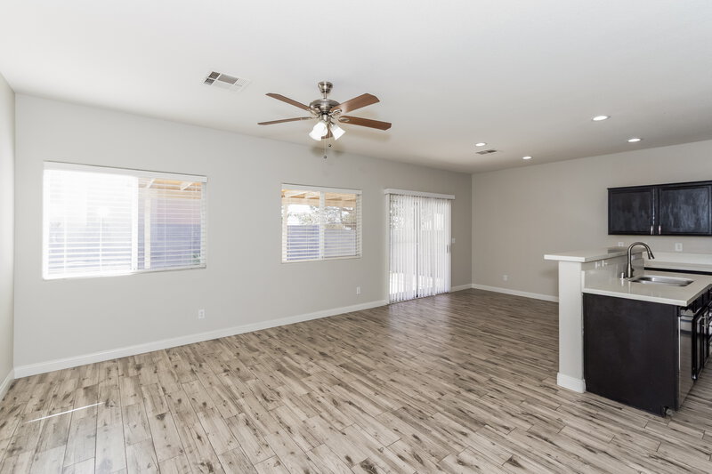2,200/Mo, 5402 Royal Yacht Way North Las Vegas, NV 89031 Living Room View 3
