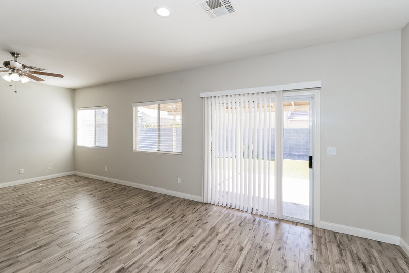 2,200/Mo, 5402 Royal Yacht Way North Las Vegas, NV 89031 Dining Room View