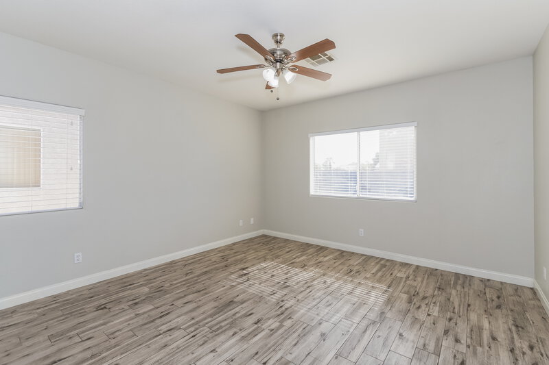 2,200/Mo, 5402 Royal Yacht Way North Las Vegas, NV 89031 Main Bedroom View 2