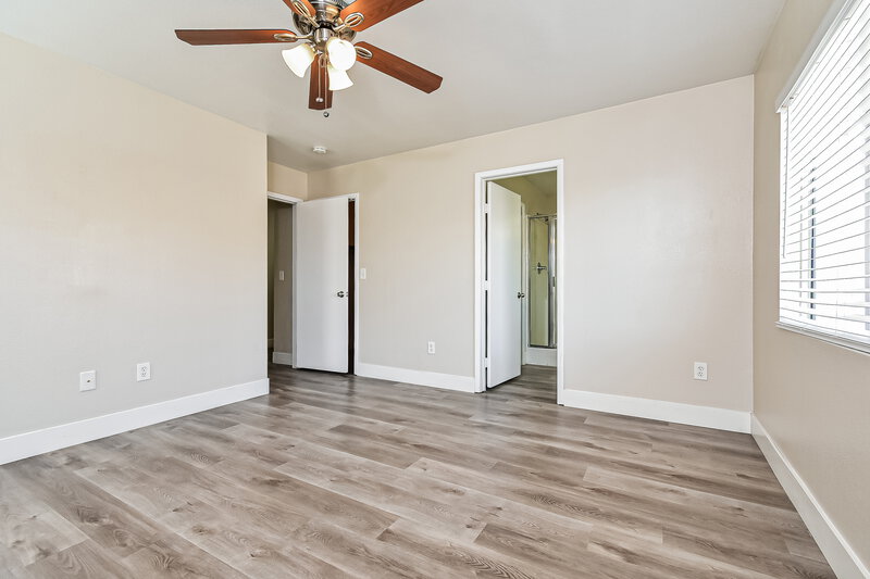 2,240/Mo, 1820 Loida Ct North Las Vegas, NV 89031 Main Bedroom View