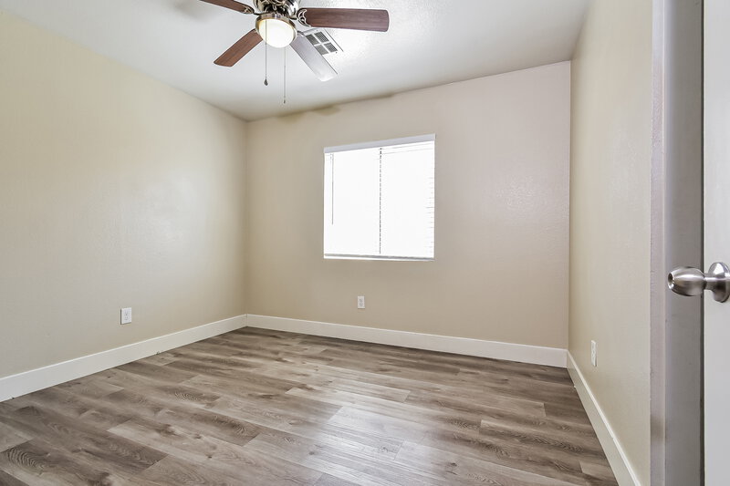 2,240/Mo, 1820 Loida Ct North Las Vegas, NV 89031 Bedroom View 2