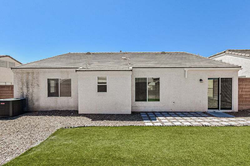 2,240/Mo, 1820 Loida Ct North Las Vegas, NV 89031 Rear View