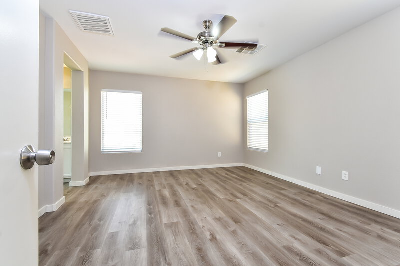 1,910/Mo, 6249 Capehart Falls Street North Las Vegas, NV 89081 Main Bedroom View