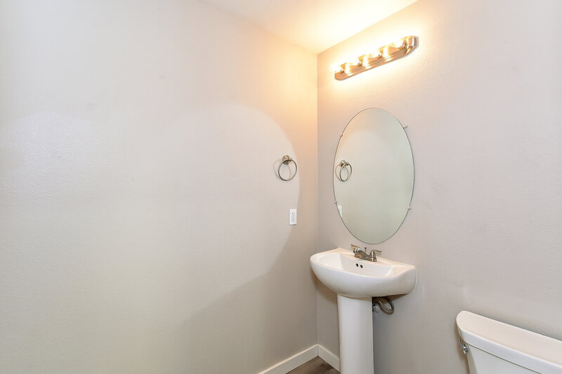 1,910/Mo, 6249 Capehart Falls Street North Las Vegas, NV 89081 Bathroom View 2