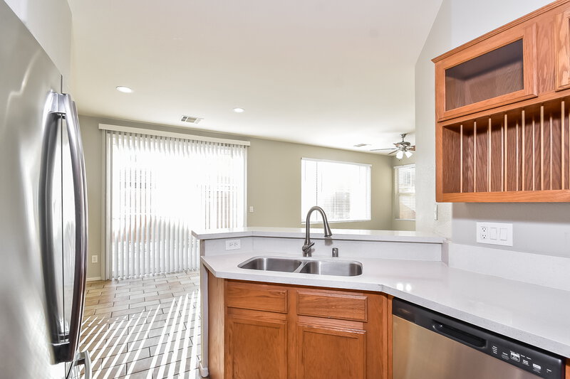 1,935/Mo, 5720 Athinas St North Las Vegas, NV 89031 Kitchen View 2