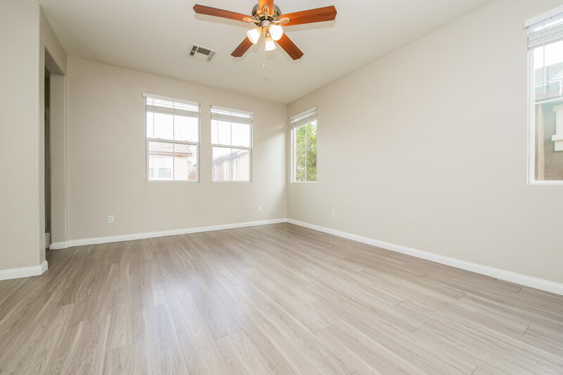 2,105/Mo, 4336 Hera Temple Ave North Las Vegas, NV 89031 Main Bedroom View 2