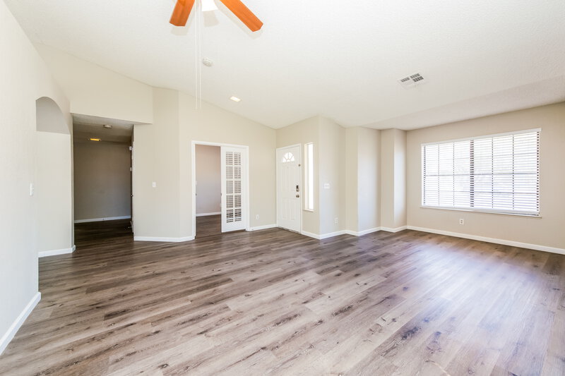 1,960/Mo, 3601 Uranus Dr North Las Vegas, NV 89031 Living Room View 2