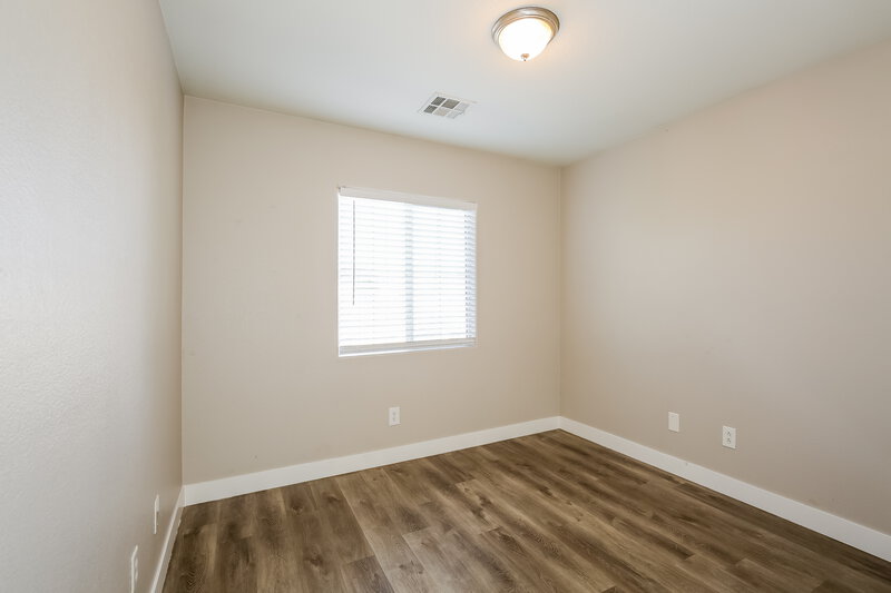 2,300/Mo, 37 Rosa Rosales Ct North Las Vegas, NV 89031 Bedroom View 3