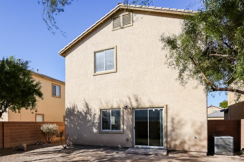 2,300/Mo, 37 Rosa Rosales Ct North Las Vegas, NV 89031 Rear View