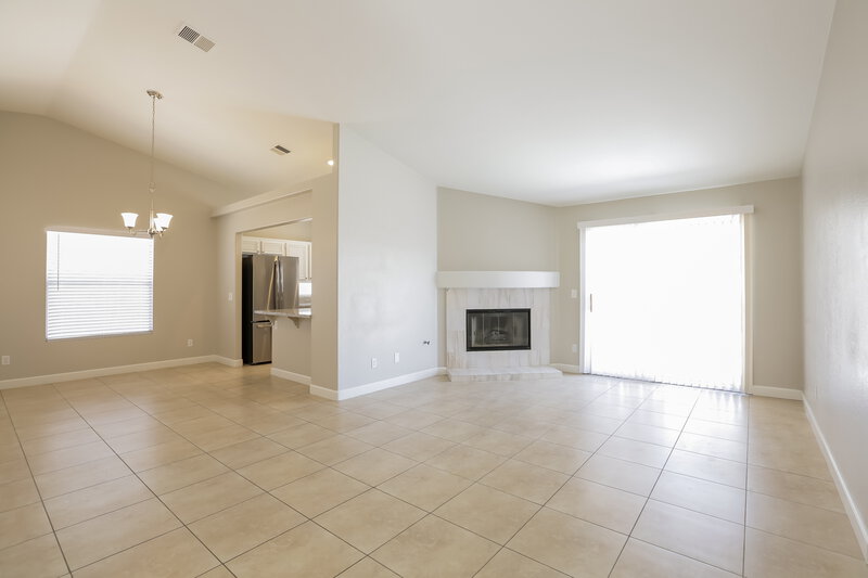 2,100/Mo, 560 Sandbar Ct Henderson, NV 89002 Living Room View