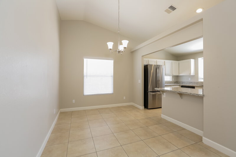2,100/Mo, 560 Sandbar Ct Henderson, NV 89002 Dining Room View 2
