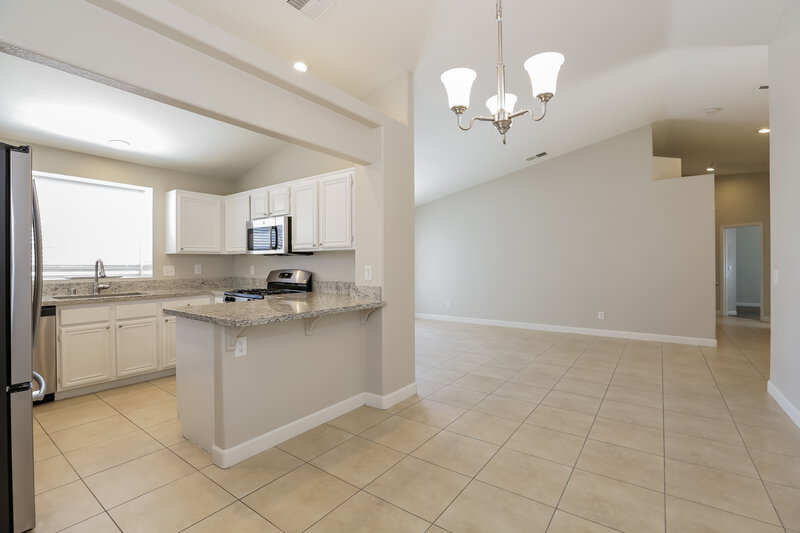 2,100/Mo, 560 Sandbar Ct Henderson, NV 89002 Dining Room View 3