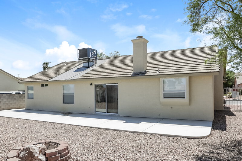 2,100/Mo, 560 Sandbar Ct Henderson, NV 89002 Rear View