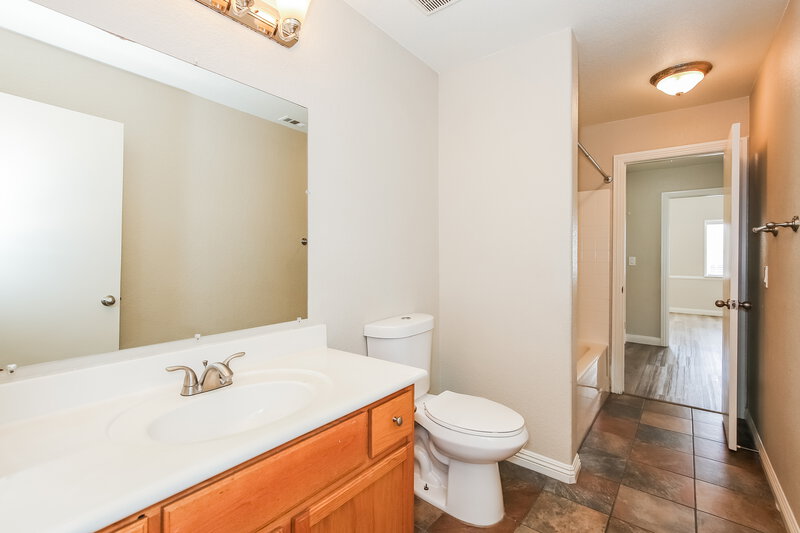 1,945/Mo, 5205 Madison Stone St North Las Vegas, NV 89081 Bathroom View