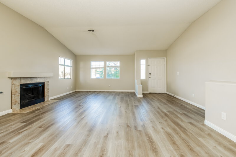 2,105/Mo, 3401 W Red Coach Ave North Las Vegas, NV 89031 Dining Room View