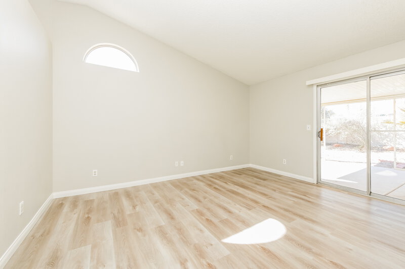 2,105/Mo, 3401 W Red Coach Ave North Las Vegas, NV 89031 Main Bedroom View
