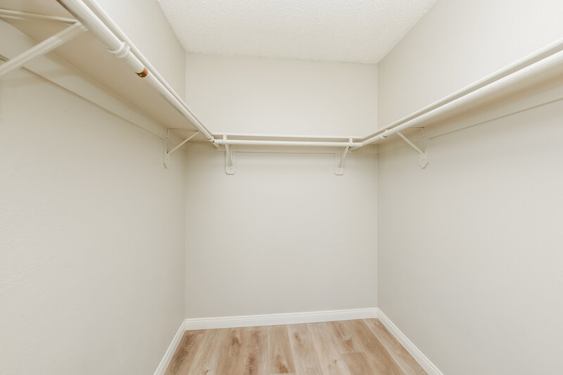 2,105/Mo, 3401 W Red Coach Ave North Las Vegas, NV 89031 Walk In Closet View