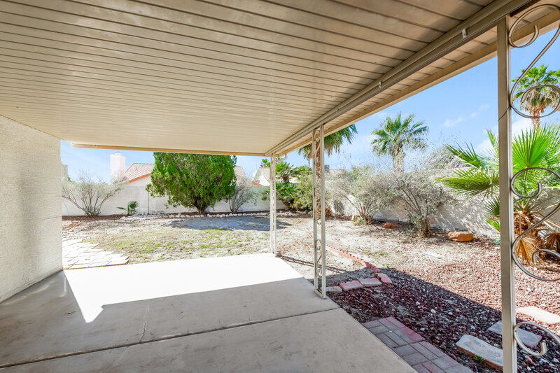 2,105/Mo, 3401 W Red Coach Ave North Las Vegas, NV 89031 Covered Patio View