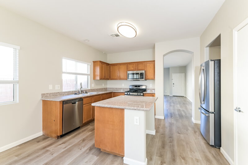 2,075/Mo, 913 Malibu Sands Ave North Las Vegas, NV 89086 Kitchen View 2