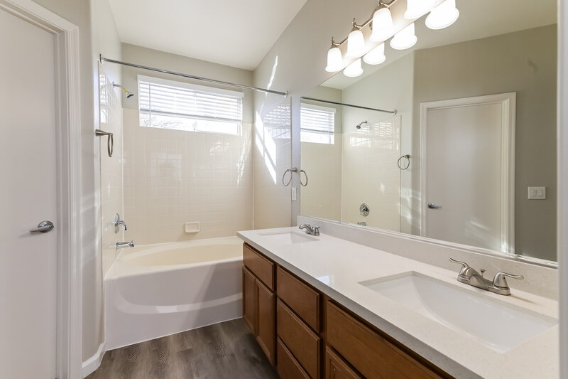 2,075/Mo, 913 Malibu Sands Ave North Las Vegas, NV 89086 Main Bathroom View
