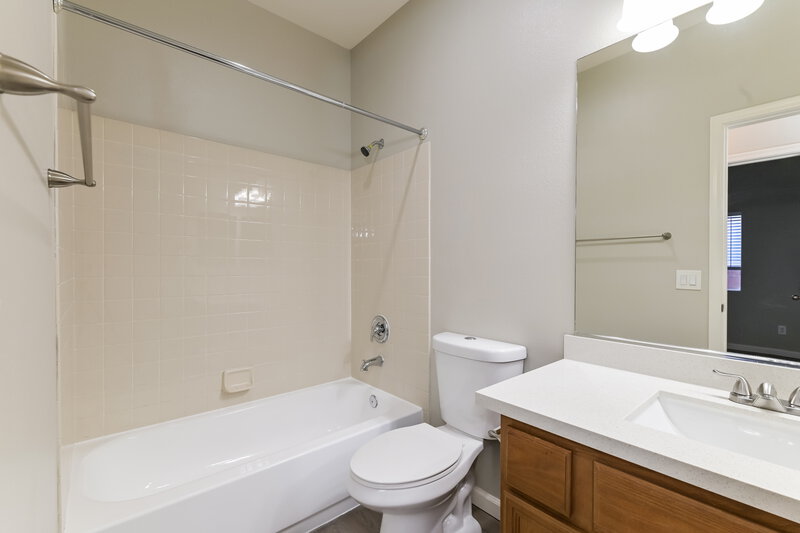 2,075/Mo, 913 Malibu Sands Ave North Las Vegas, NV 89086 Bathroom View