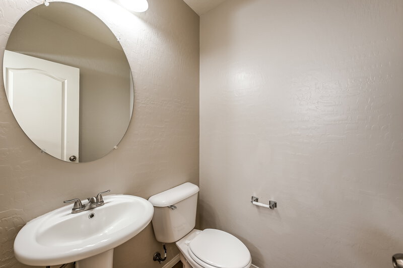 2,000/Mo, 6125 Night Rain Ct Las Vegas, NV 89130 Bathroom View 2