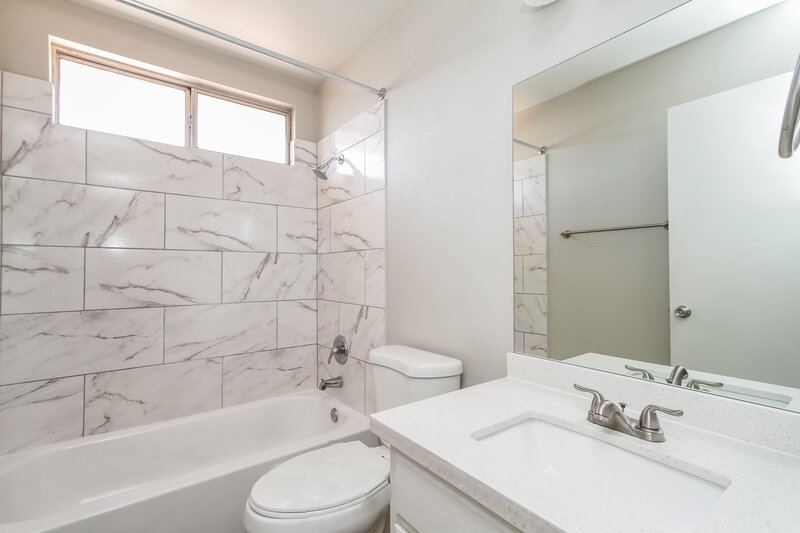 3,360/Mo, 1489 Flintrock Rd Henderson, NV 89014 Bathroom View