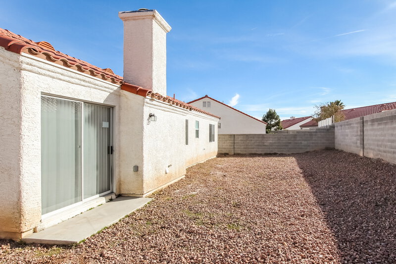 1,880/Mo, 615 King Revere Ct North Las Vegas, NV 89032 Rear View