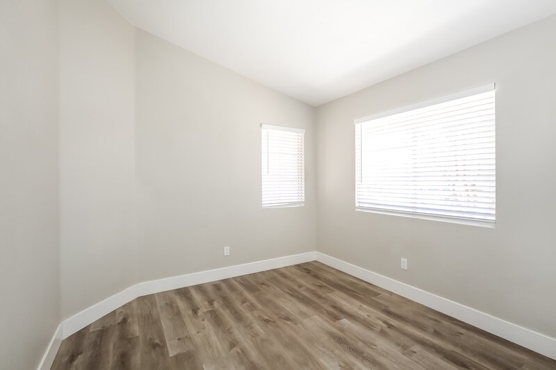 2,050/Mo, 6126 Magic Mesa Street North Las Vegas, NV 89031 Bedroom View