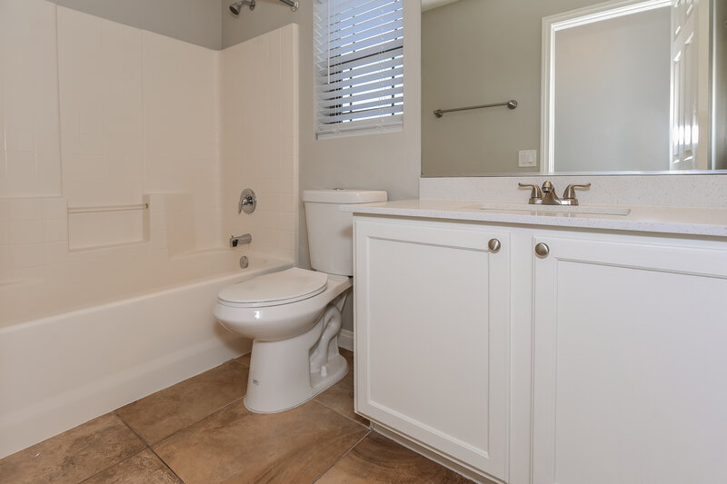 2,010/Mo, 6517 Coffeeville Creek Drive Las Vegas, NV 89122 Bathroom View 3