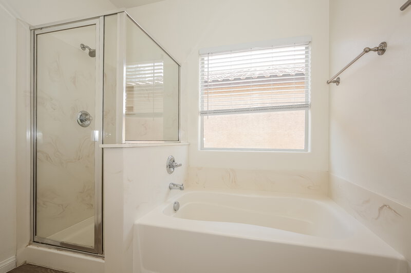 2,375/Mo, 3029 Gannon Ridge Avenue North Las Vegas, NV 89081 Main Bathroom View