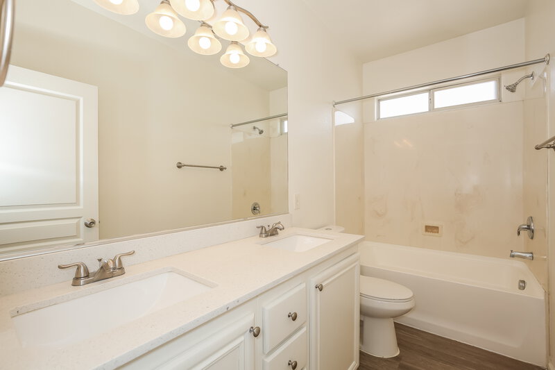 2,375/Mo, 3029 Gannon Ridge Avenue North Las Vegas, NV 89081 Bathroom View