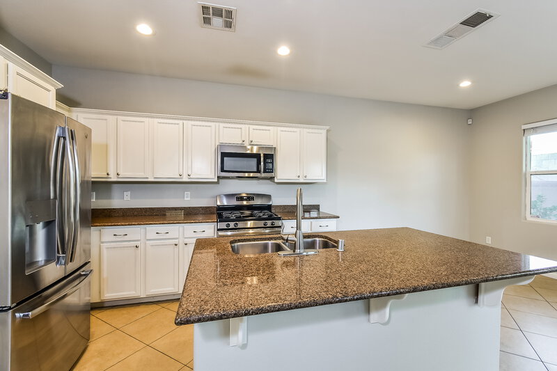 2,170/Mo, 6809 Armistead St Las Vegas, NV 89149 Kitchen View