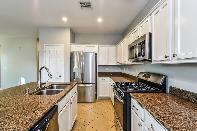 2,170/Mo, 6809 Armistead St Las Vegas, NV 89149 Kitchen View 2