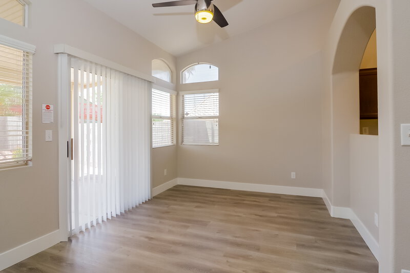 2,200/Mo, 919 Blue Arroyo Dr Henderson, NV 89015 Dining Room View