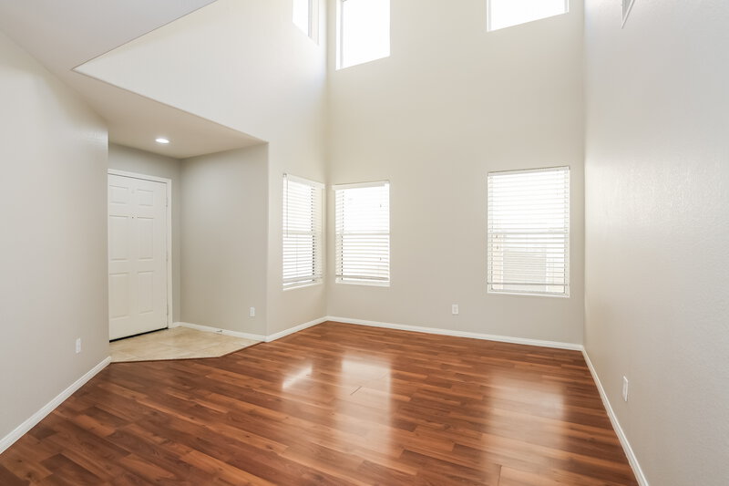 1,980/Mo, 9477 Grandview Spring Avenue Las Vegas, NV 89166 Living Room View