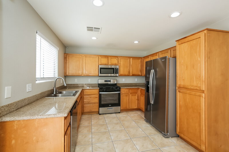 1,980/Mo, 9477 Grandview Spring Avenue Las Vegas, NV 89166 Kitchen View