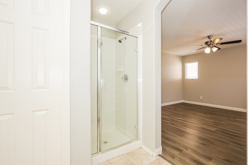 1,980/Mo, 9477 Grandview Spring Avenue Las Vegas, NV 89166 Main Bathroom View