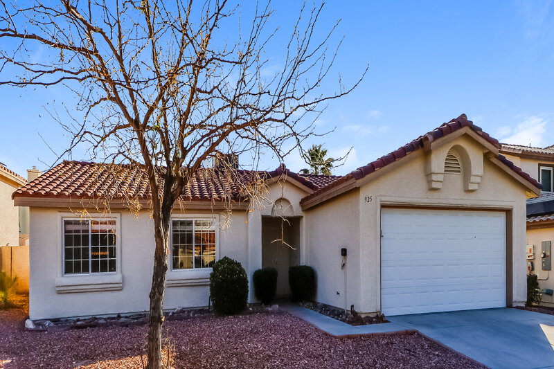 1,930/Mo, 925 Sunnyfield Way Henderson, NV 89015 Front View